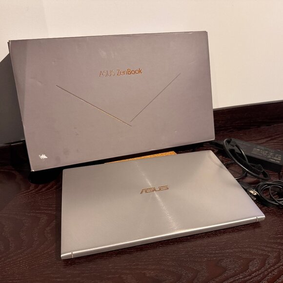 Asus Zenbook 15" (4K | Core i7 | GTX 1650) - Picture 6 of 8